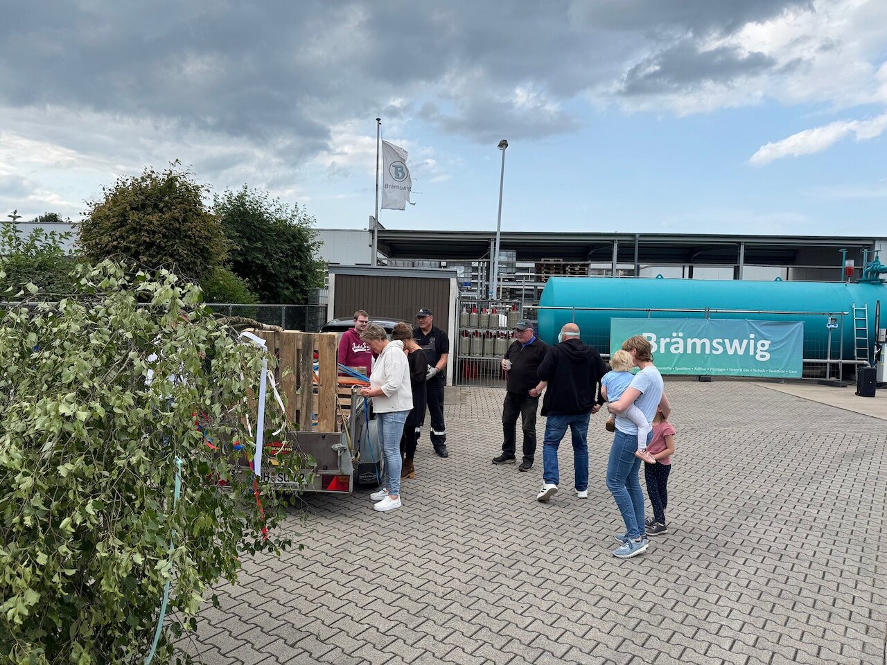 Pfingsbaumsetzen Image 2