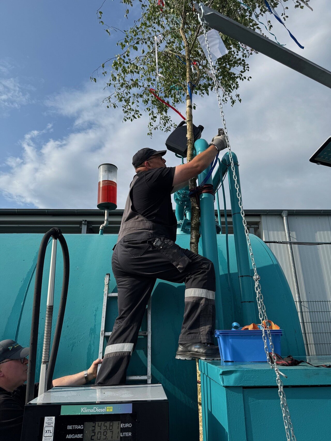 Pfingsbaumsetzen Image 6